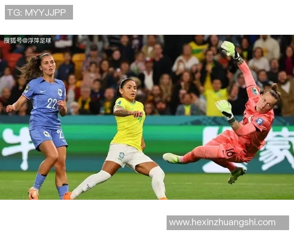 绝杀时刻：足球星巧妙瞬间引爆全场激情，绝妙进球成就经典传奇