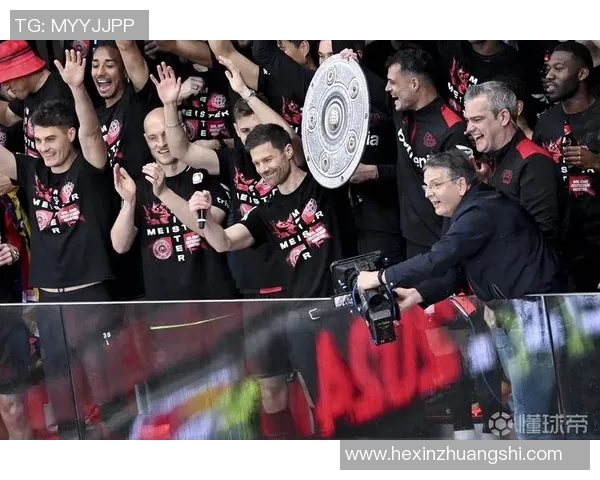 国际足球友谊赛聚焦老球星回归经典瞬间与球迷深情互动